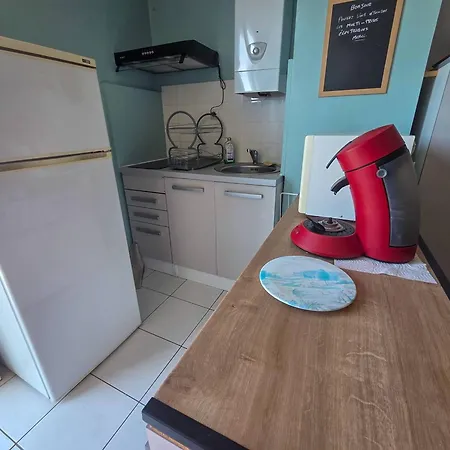 Pratique, Parking - 4 Pers. - Fr-1-880-37 *